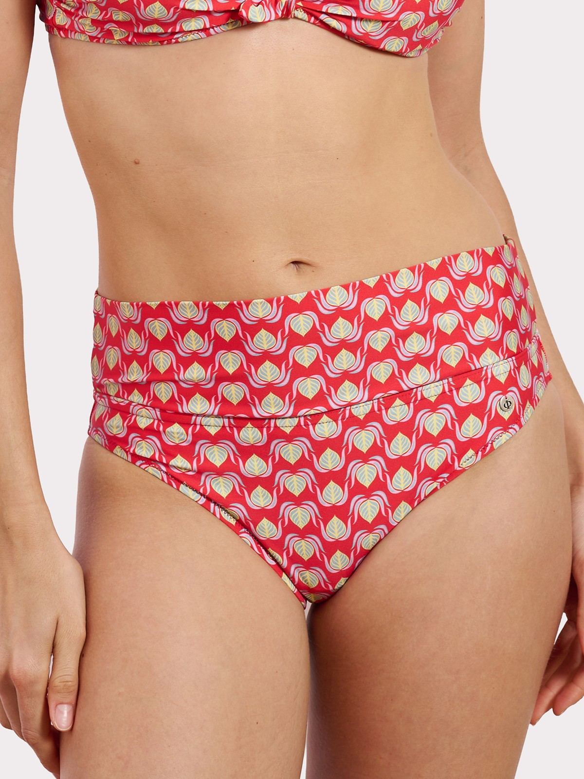 ARTIS ROJO Braguita alta con vuelta