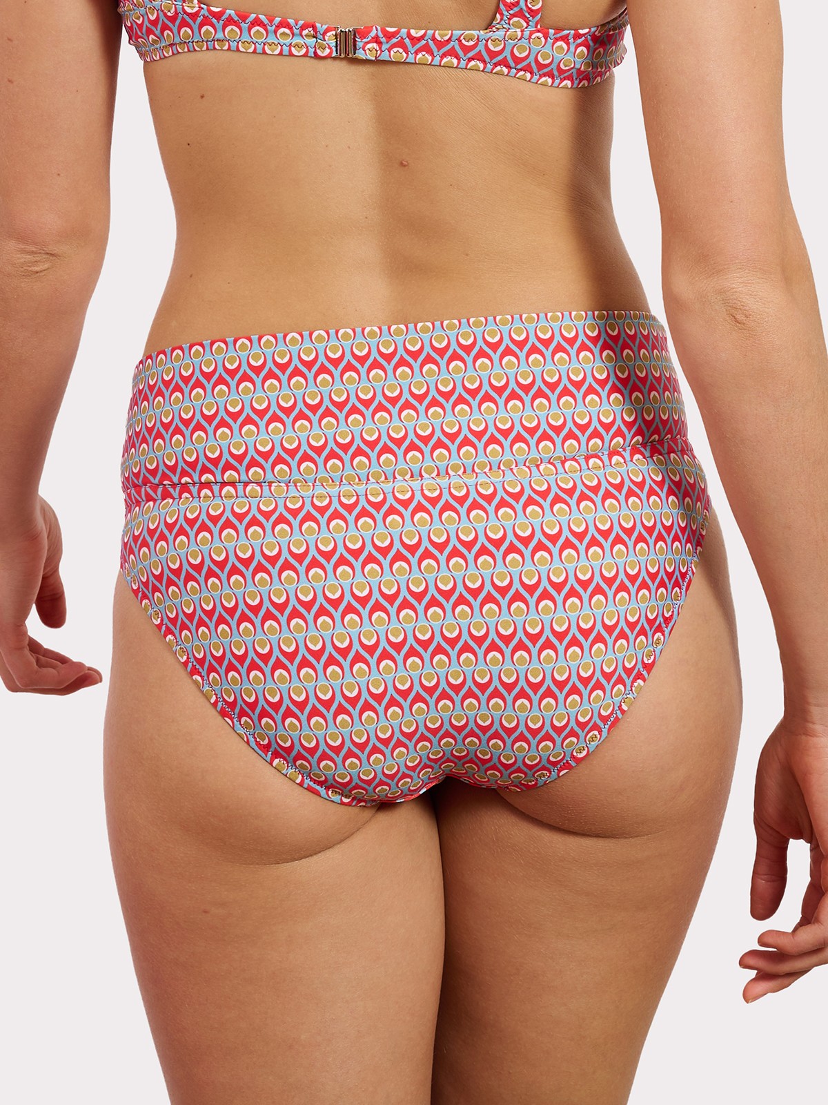 GOCCIA CELESTE FRESA Braguita alta con vuelta